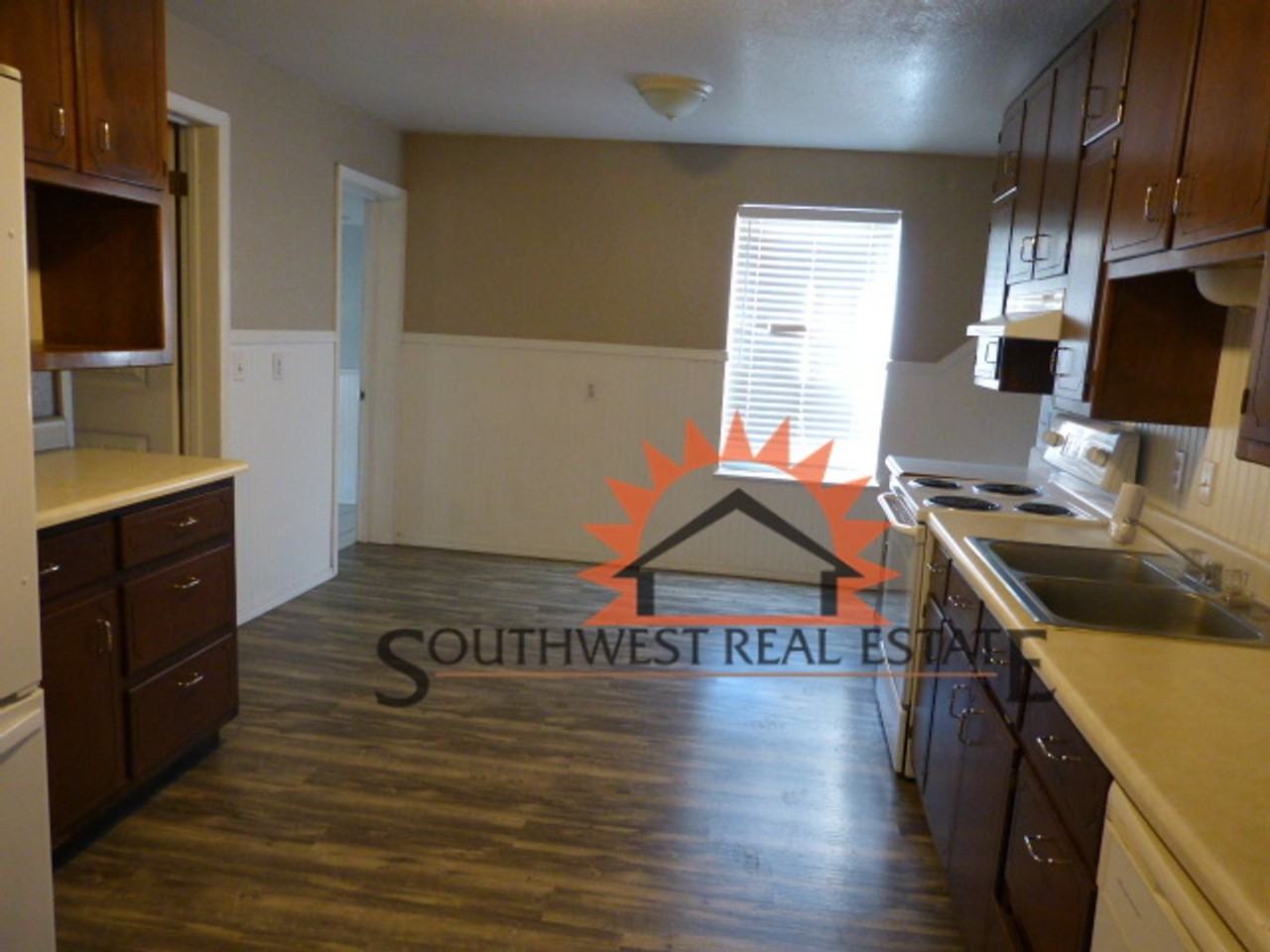 501 E 2nd St - Photo 3 of 18