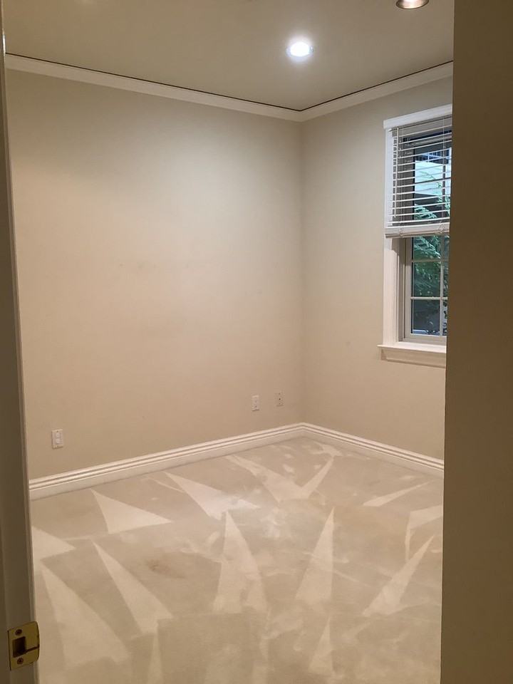 153 N San Mateo Dr #104 - Photo 2 of 10