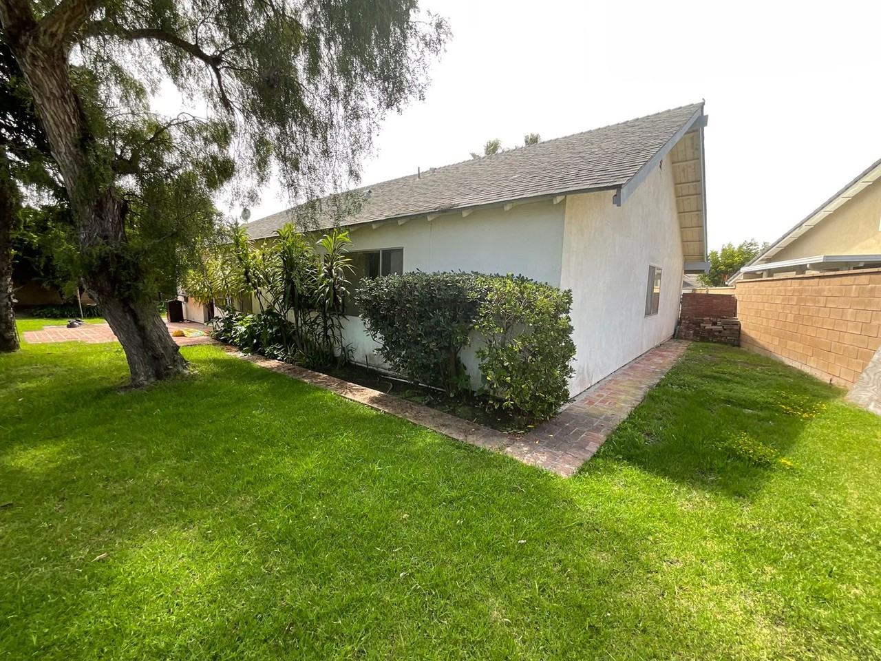 17832 Cardiff Cir - Photo 3 of 22