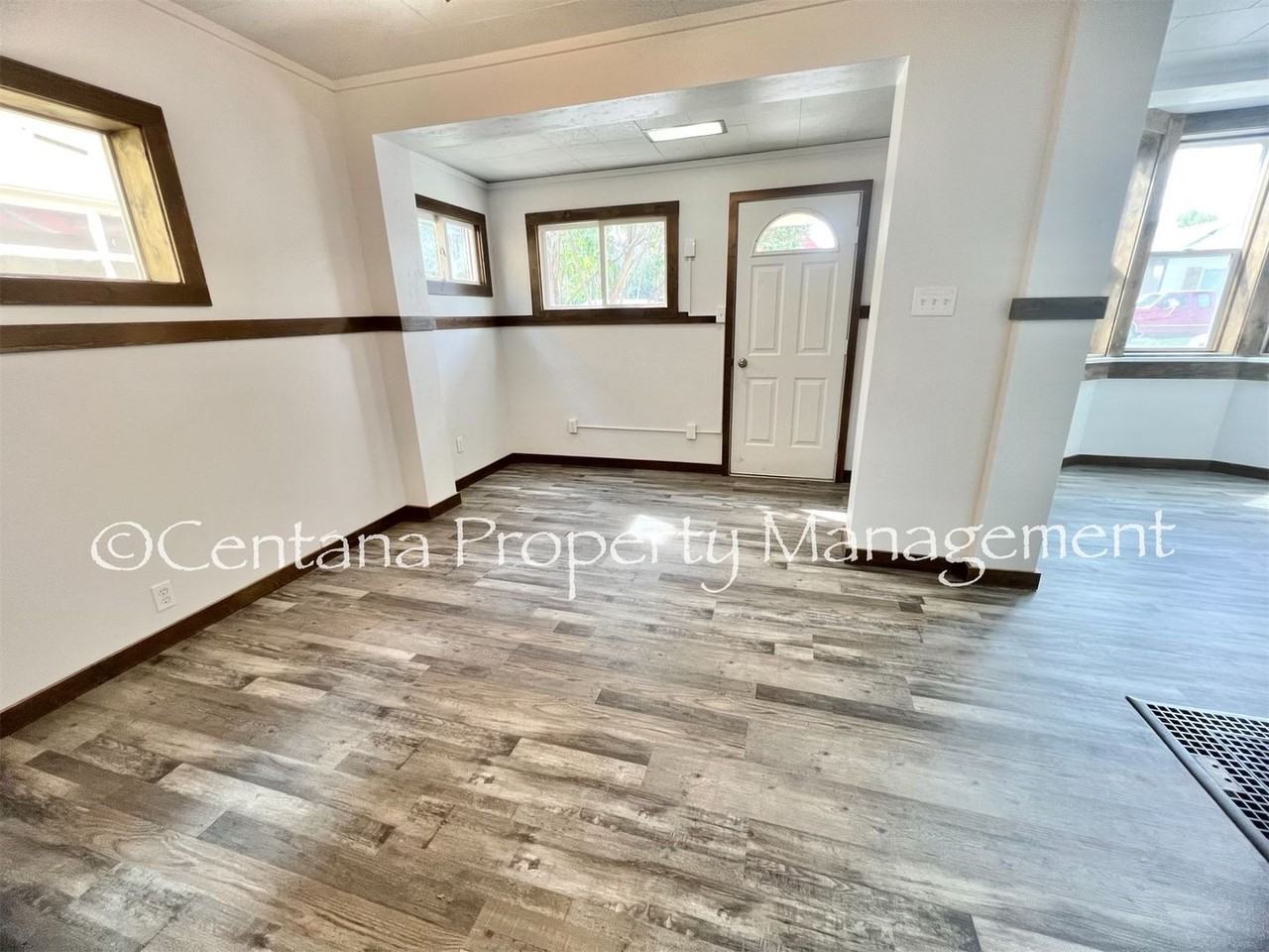 521 Birch St - Photo 3 of 24