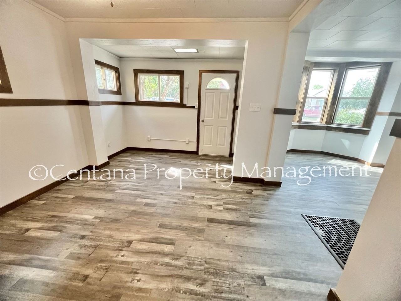 521 Birch St - Photo 4 of 24