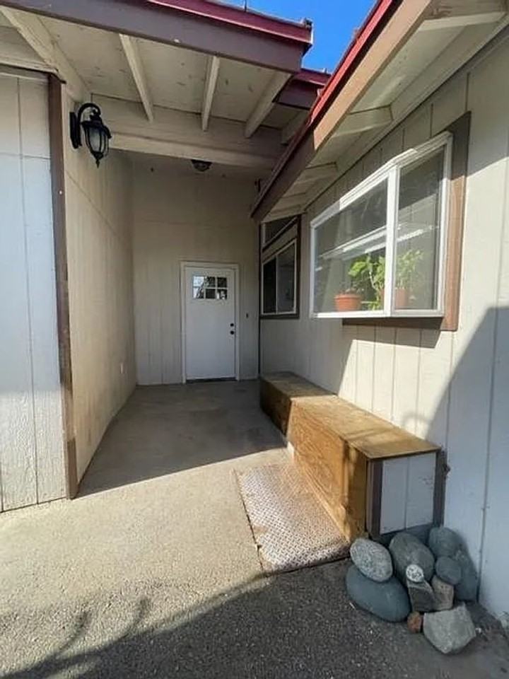 2330 Sage Trail Rd - Photo 3 of 28