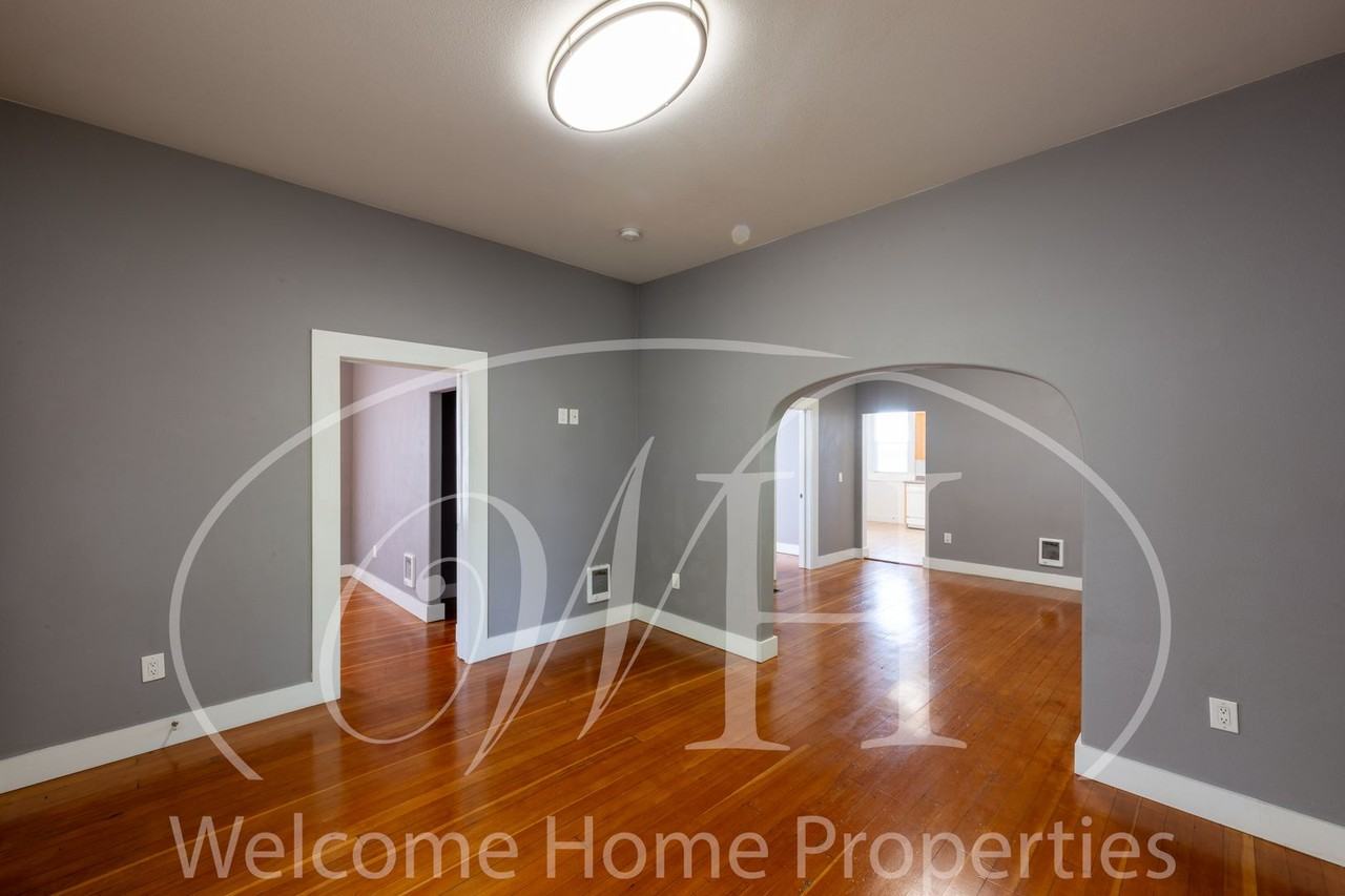 427 E Cherry St - Photo 6 of 29