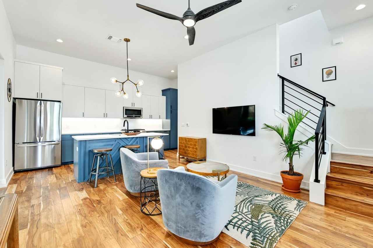 1407 Greenwood Ave #2 - Photo 5 of 25