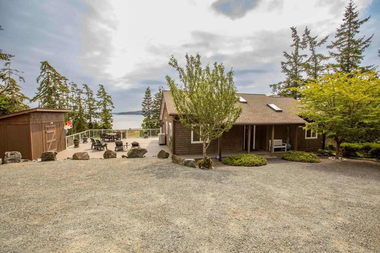 874 Buena Vista Place - Photo 3 of 36