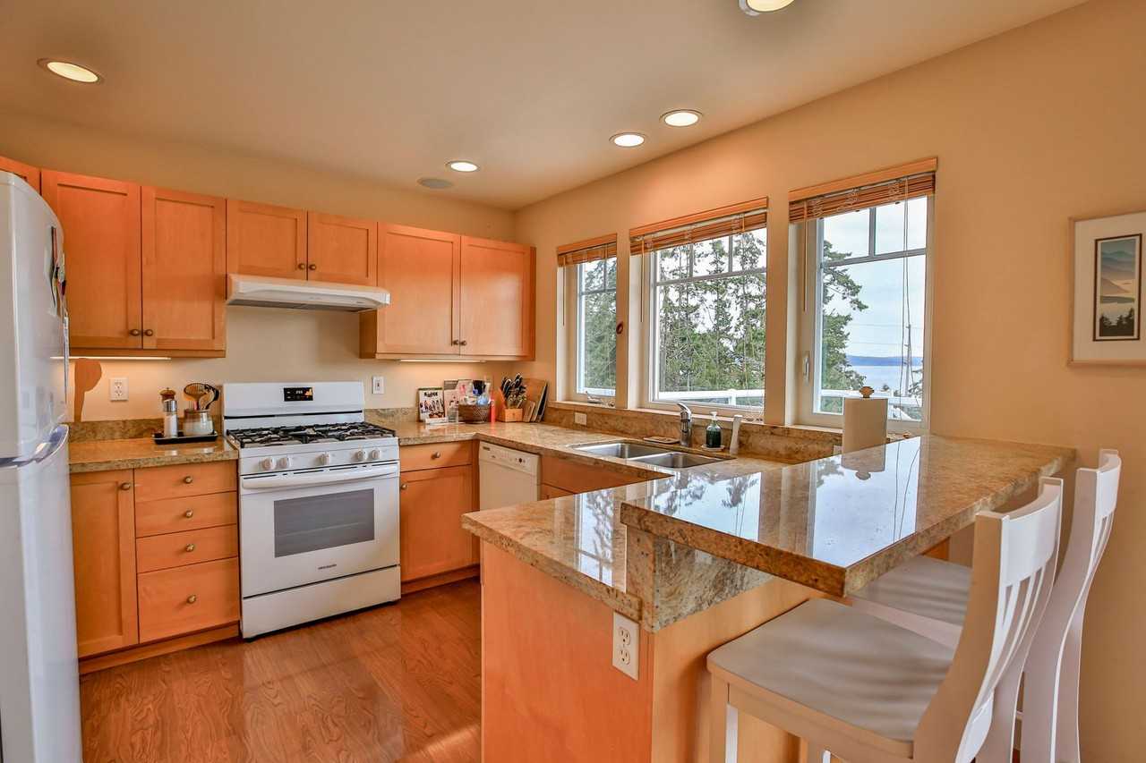 874 Buena Vista Place - Photo 7 of 36