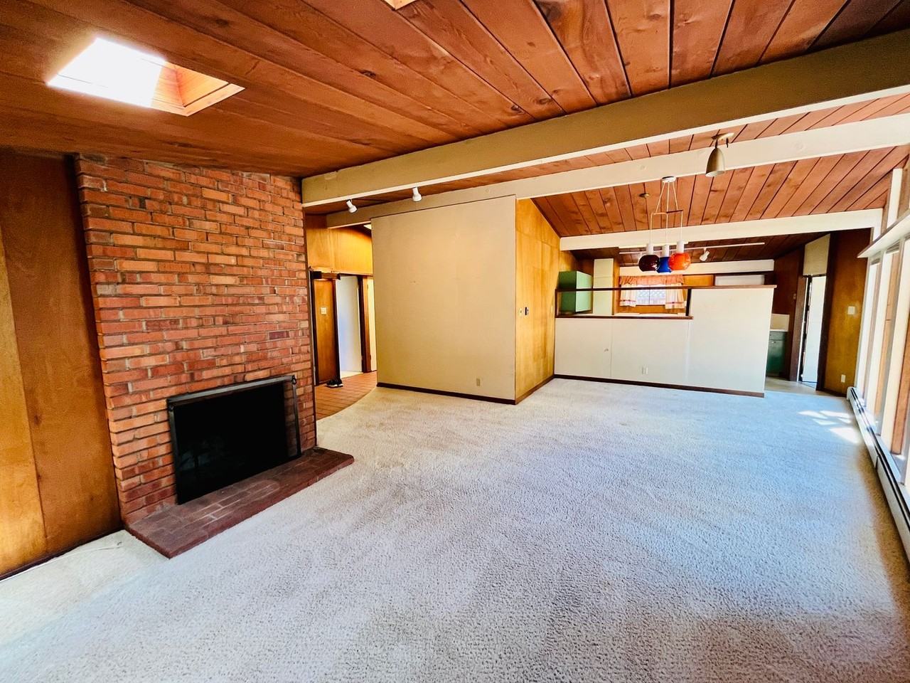 1014 Moffett Cir - Photo 3 of 22