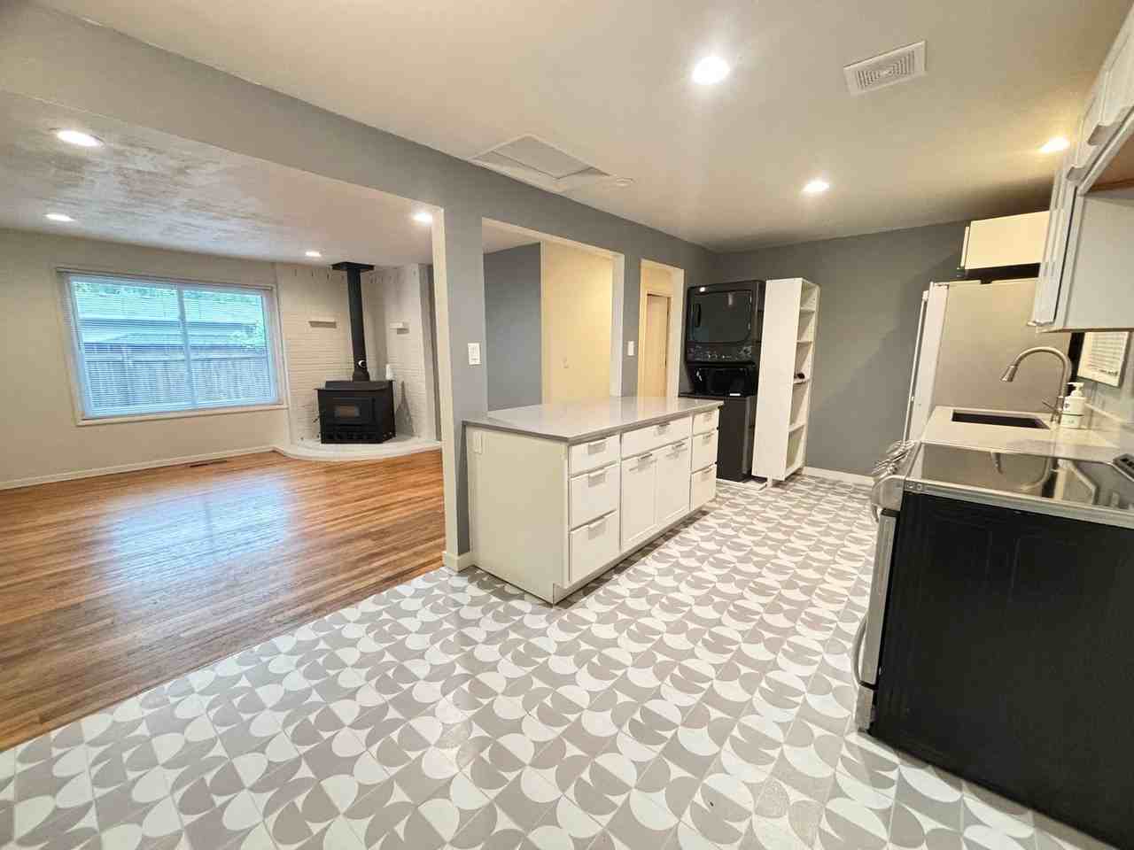 9205 Sw 26th Ave - Photo 3 of 20