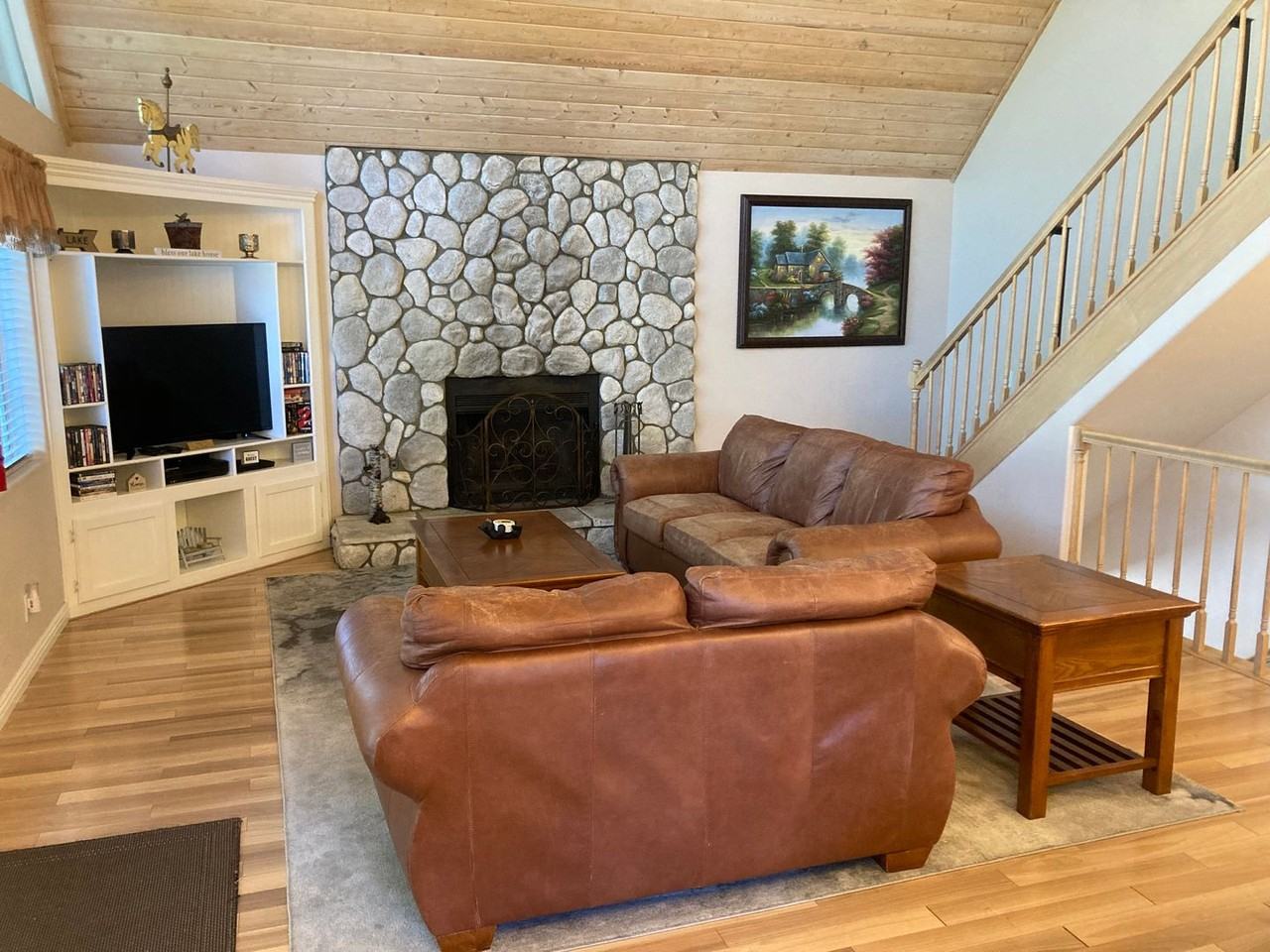 1050 Carousel Rd - Photo 4 of 30