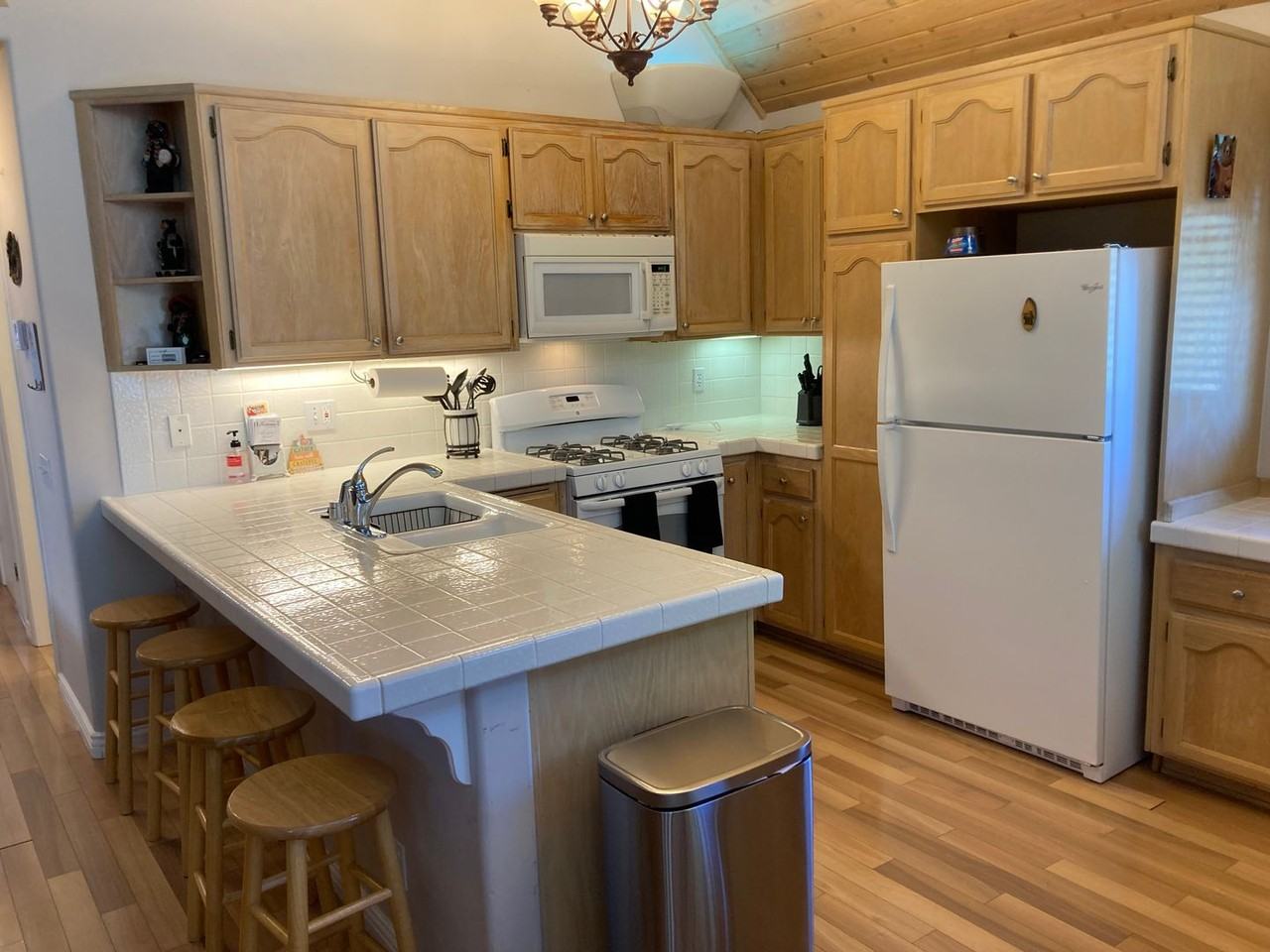 1050 Carousel Rd - Photo 7 of 30