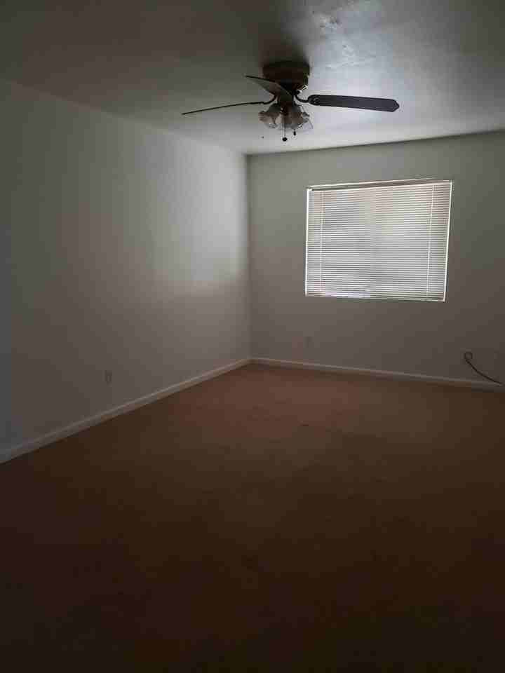 380 Schindler St - Photo 3 of 18