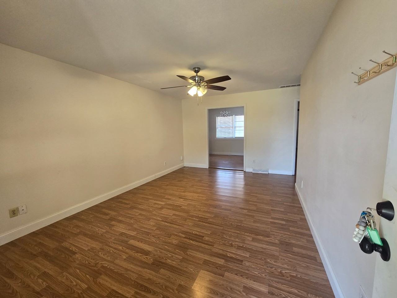 3531 Lewis Ln - Photo 3 of 27