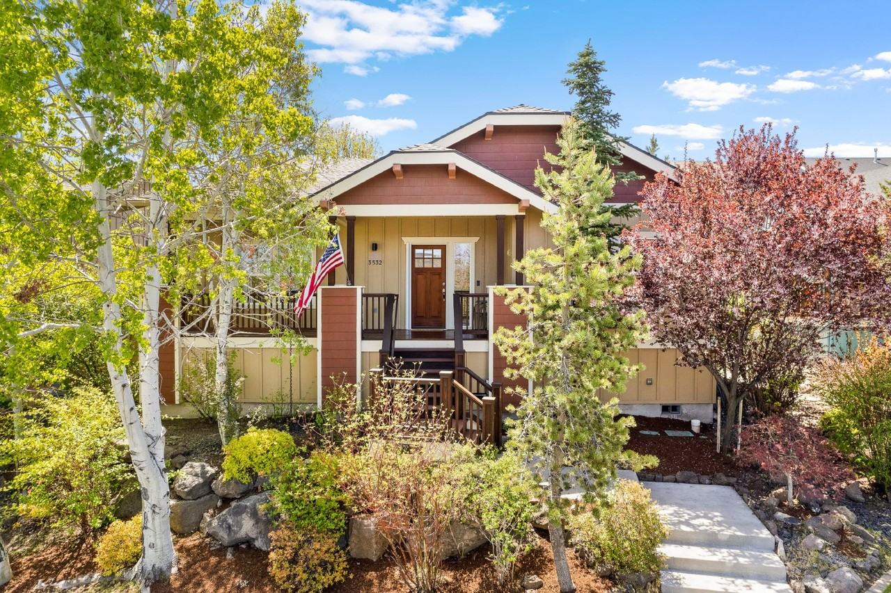 3532 Sw Salmon Ave - Photo 2 of 50