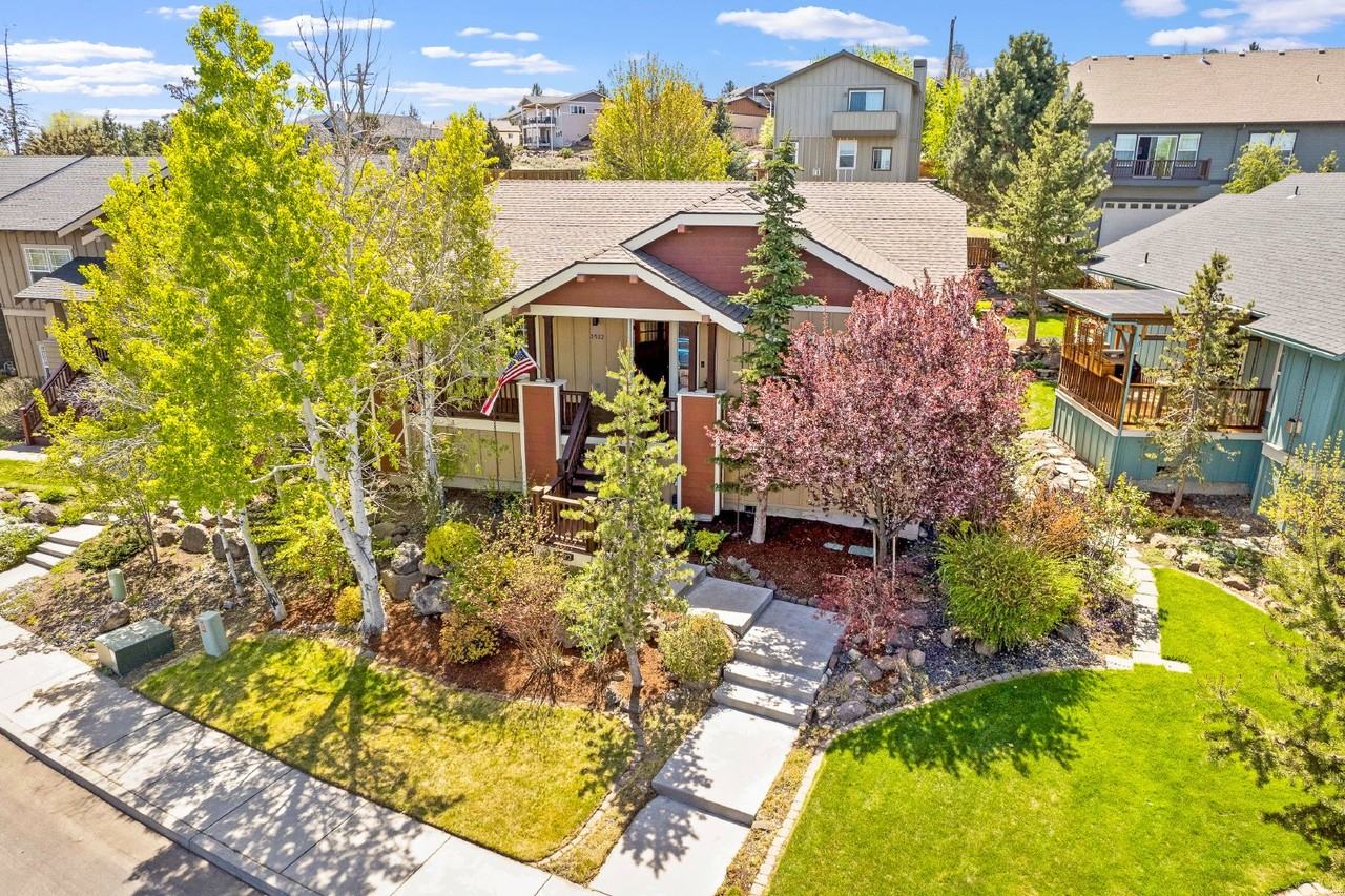 3532 Sw Salmon Ave - Photo 3 of 50