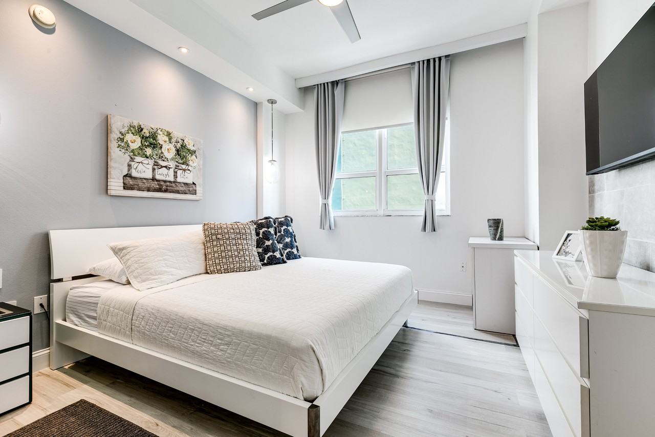 234 Ne 3rd St #1102 - Photo 3 of 19