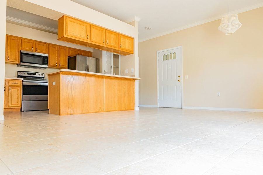 901 Eagle Pond Dr #901 - Photo 2 of 11