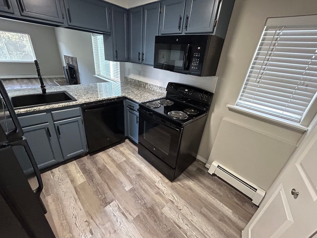 1423 Imperial Rd #A - Photo 3 of 13