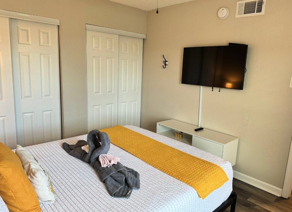 3103 8th Ave #1402 - Photo 4 of 23