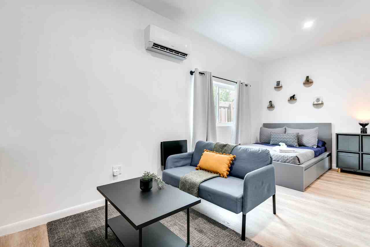 1734 Sw 23rd St #1 - Photo 5 of 16