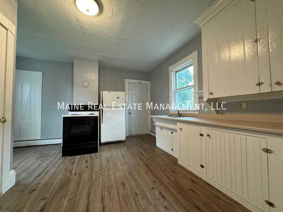 4 Walnut St #2 - Photo 2 of 9
