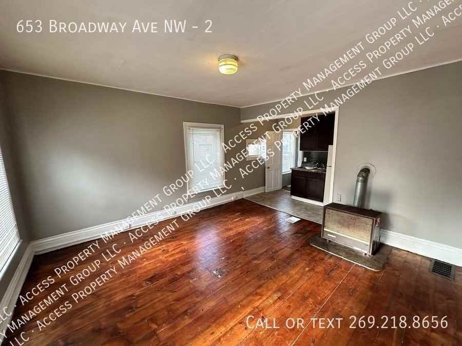 653 Broadway Ave Nw #2