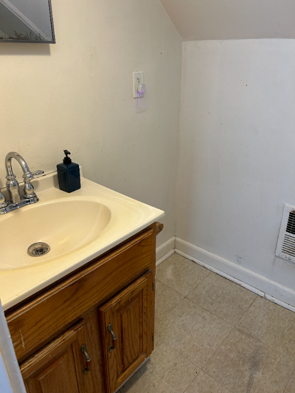 3 Britton Ave #3 - Photo 5 of 7