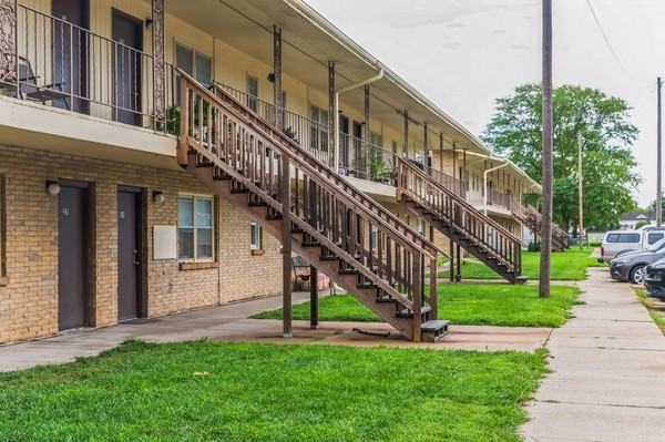 Bellevue Gardens Apartments - Photo 6 of 26