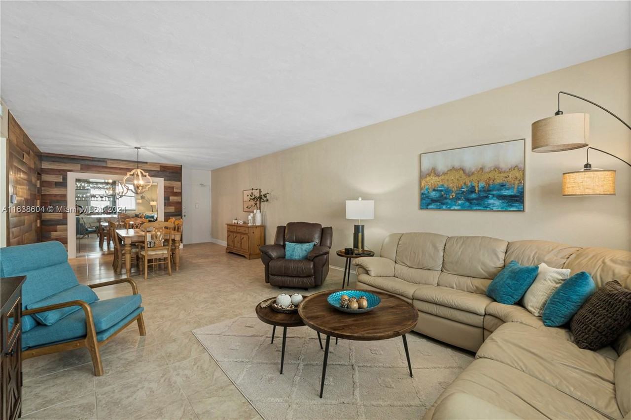 4250 Galt Ocean Dr #1L - Photo 3 of 8