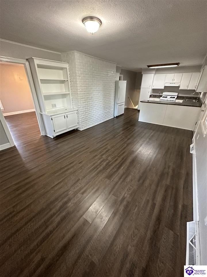 1025 Shawnee Dr - Photo 4 of 11