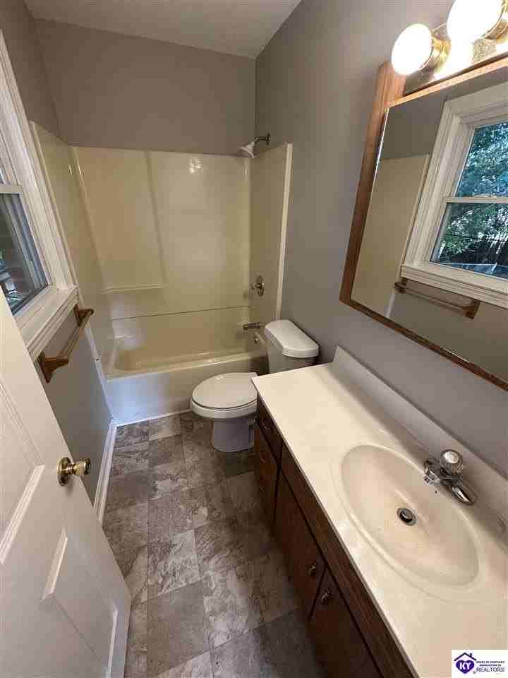 1025 Shawnee Dr - Photo 7 of 11