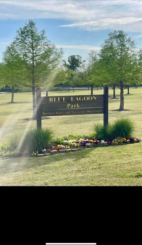 8240 Blue Lagoon Dr - Photo 3 of 22