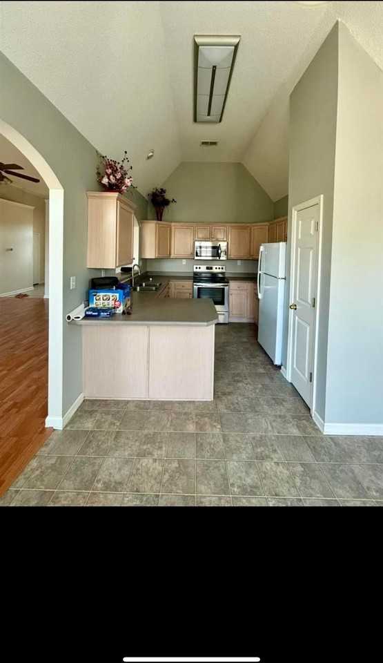 8240 Blue Lagoon Dr - Photo 7 of 22