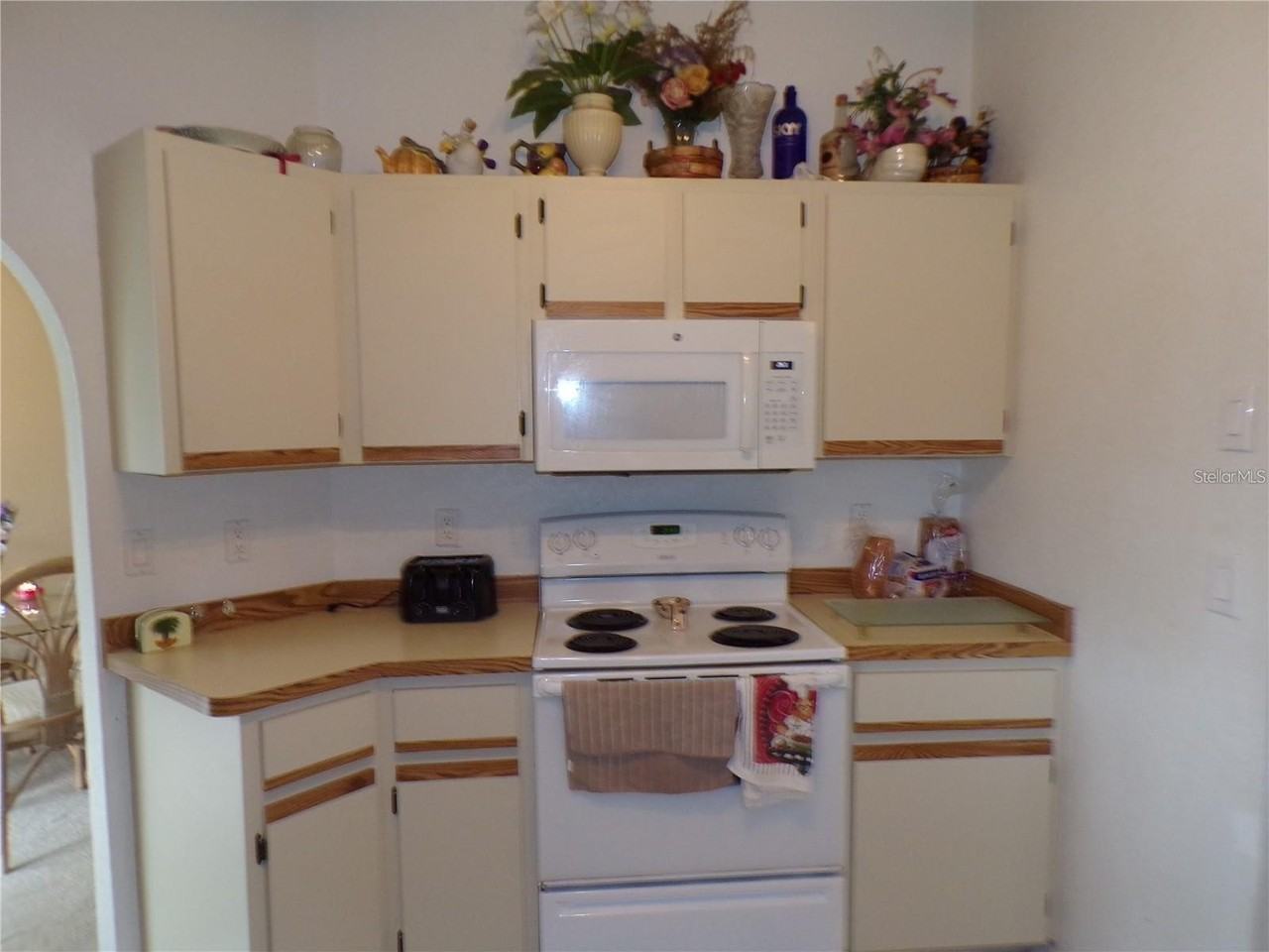 1011 Tropical Ave Nw - Photo 2 of 20