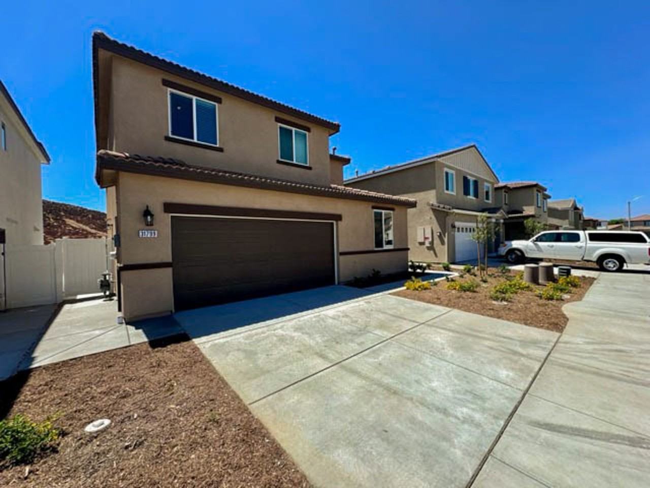 31799 Woodbank Way - Photo 2 of 46