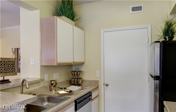 Northcourt @ Hollister - Photo 2 of 8