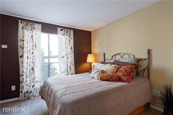 Hollister @ Tidwell - Photo 3 of 10