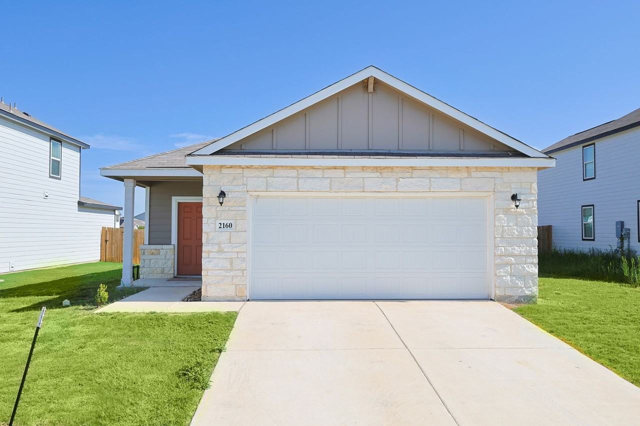 2160 Griffith Dr - Photo 2 of 30