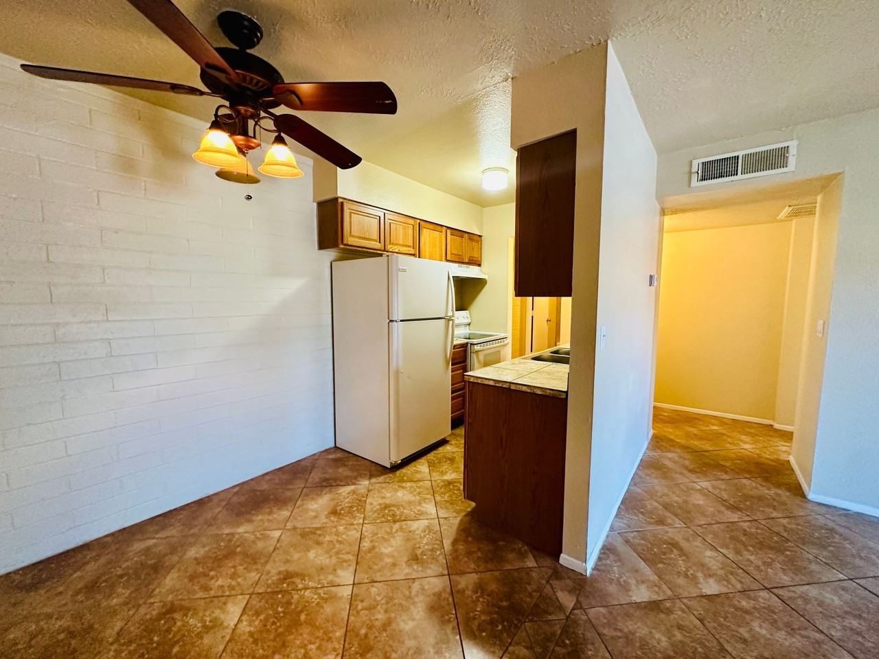 Desert Atrium - Photo 7 of 16