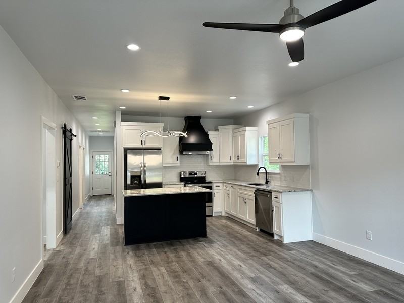 604 Putman St - Photo 2 of 25