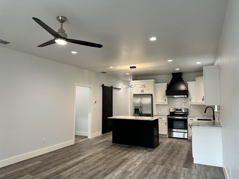 604 Putman St - Photo 3 of 25