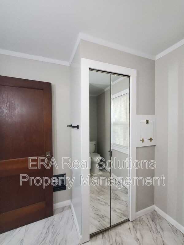 2730 Elliott Ave - Photo 2 of 30