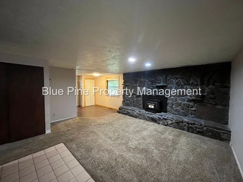 1080 Halsey St - Photo 2 of 16