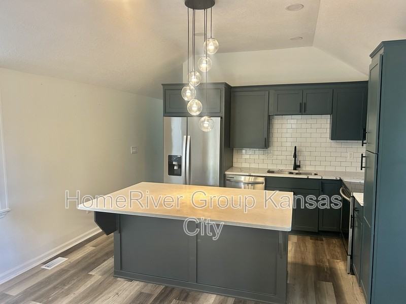 8810 E Smart Ave - Photo 3 of 28