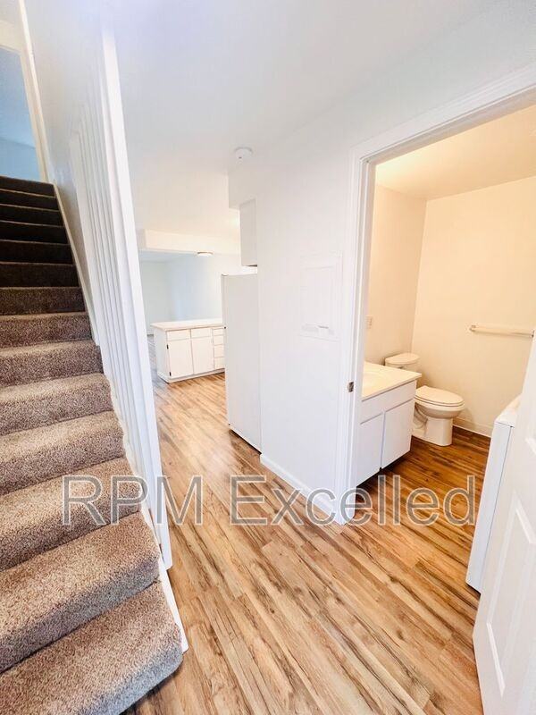 638 M St Ne #2 - Photo 2 of 17