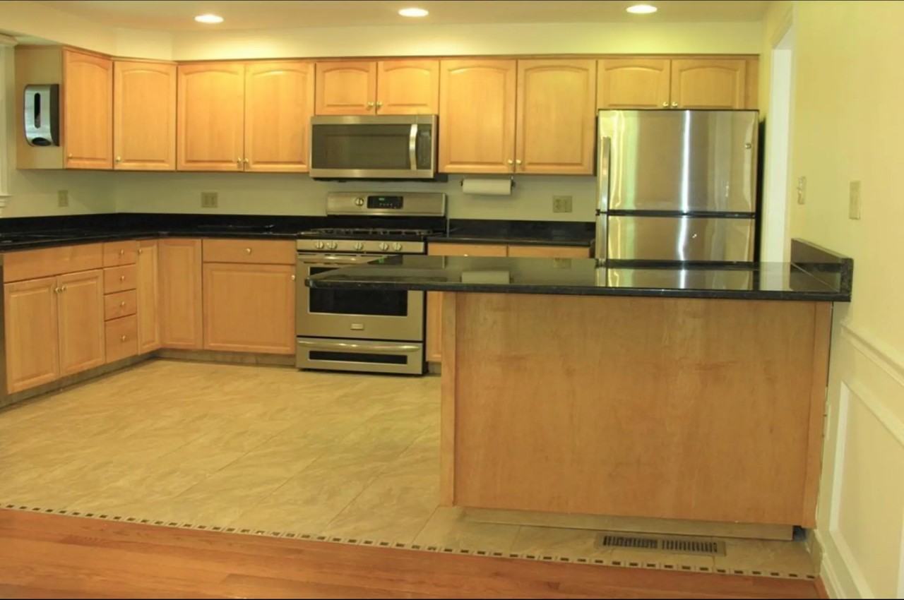 98 Metropolitan Ave - Photo 3 of 8