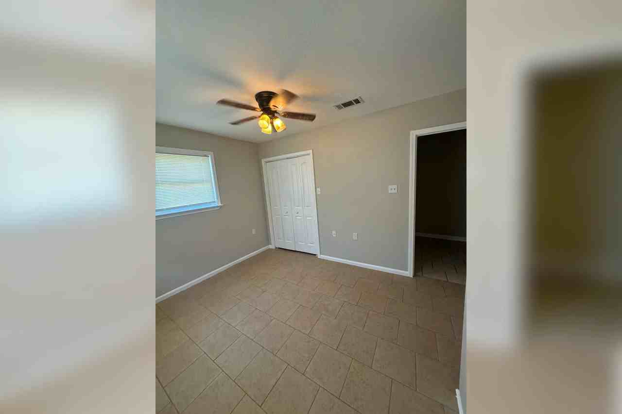 4923 Bonita Dr Unit 2 - Photo 3 of 11