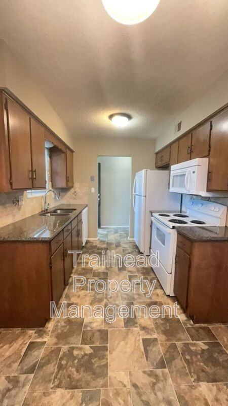 2812 Nw Canterbury Rd - Photo 2 of 29