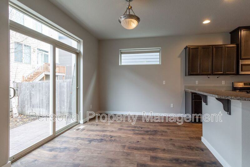 5912 Ne 47th St - Photo 7 of 21