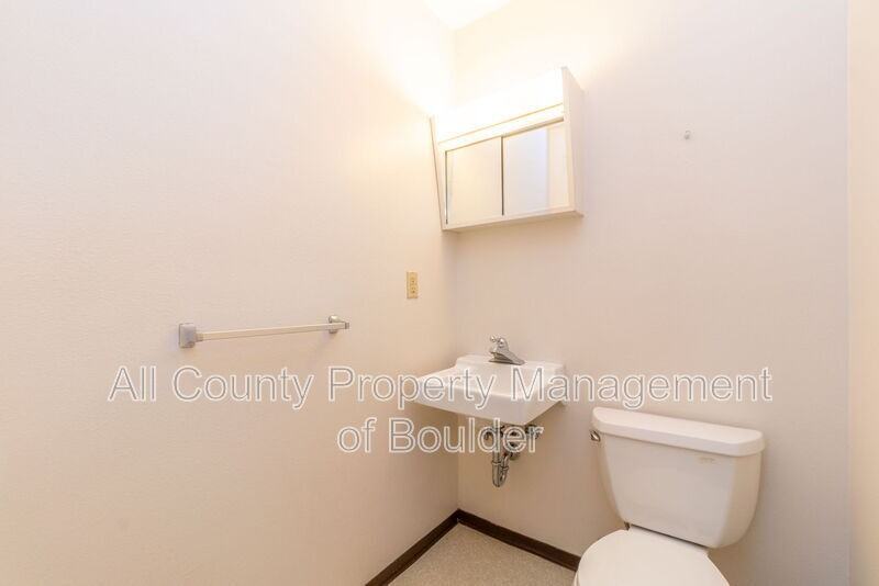 1817 Grove St #3 - Photo 5 of 20