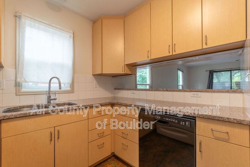 1817 Grove St #3 - Photo 7 of 20